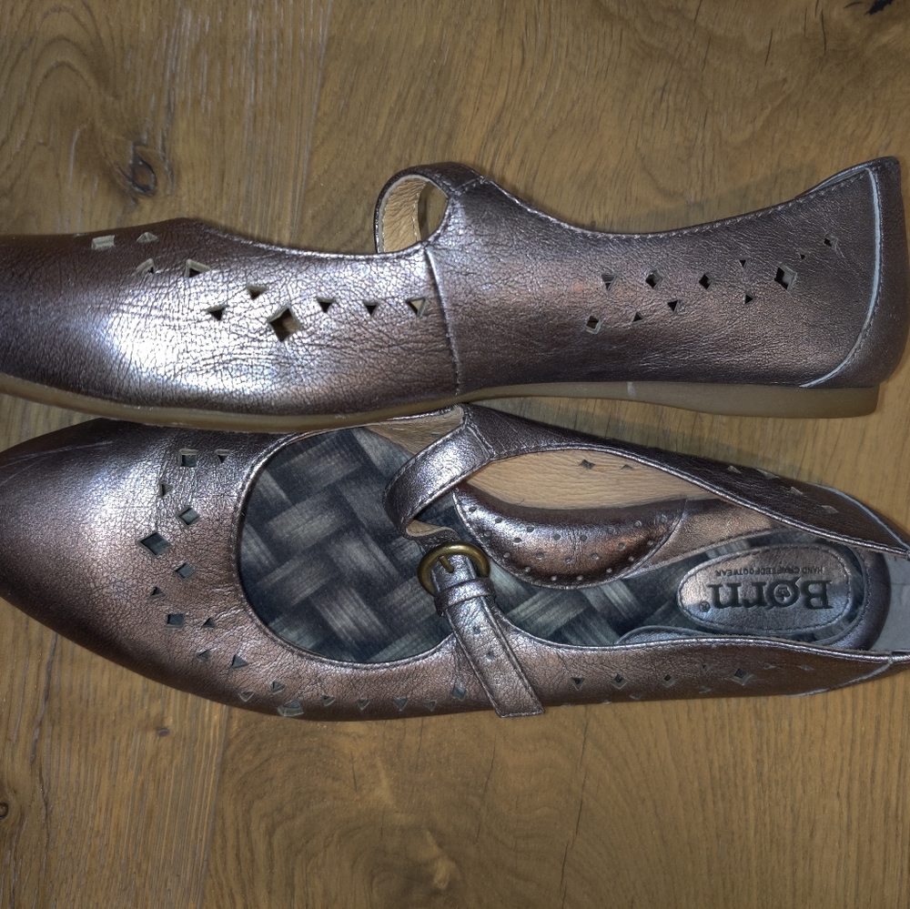 Stunning handcrafted footwear (born)